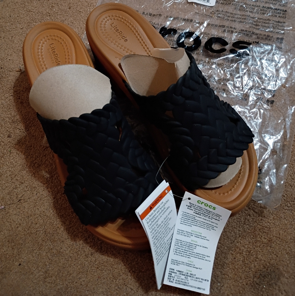 Crocs - Picture 2 of 5